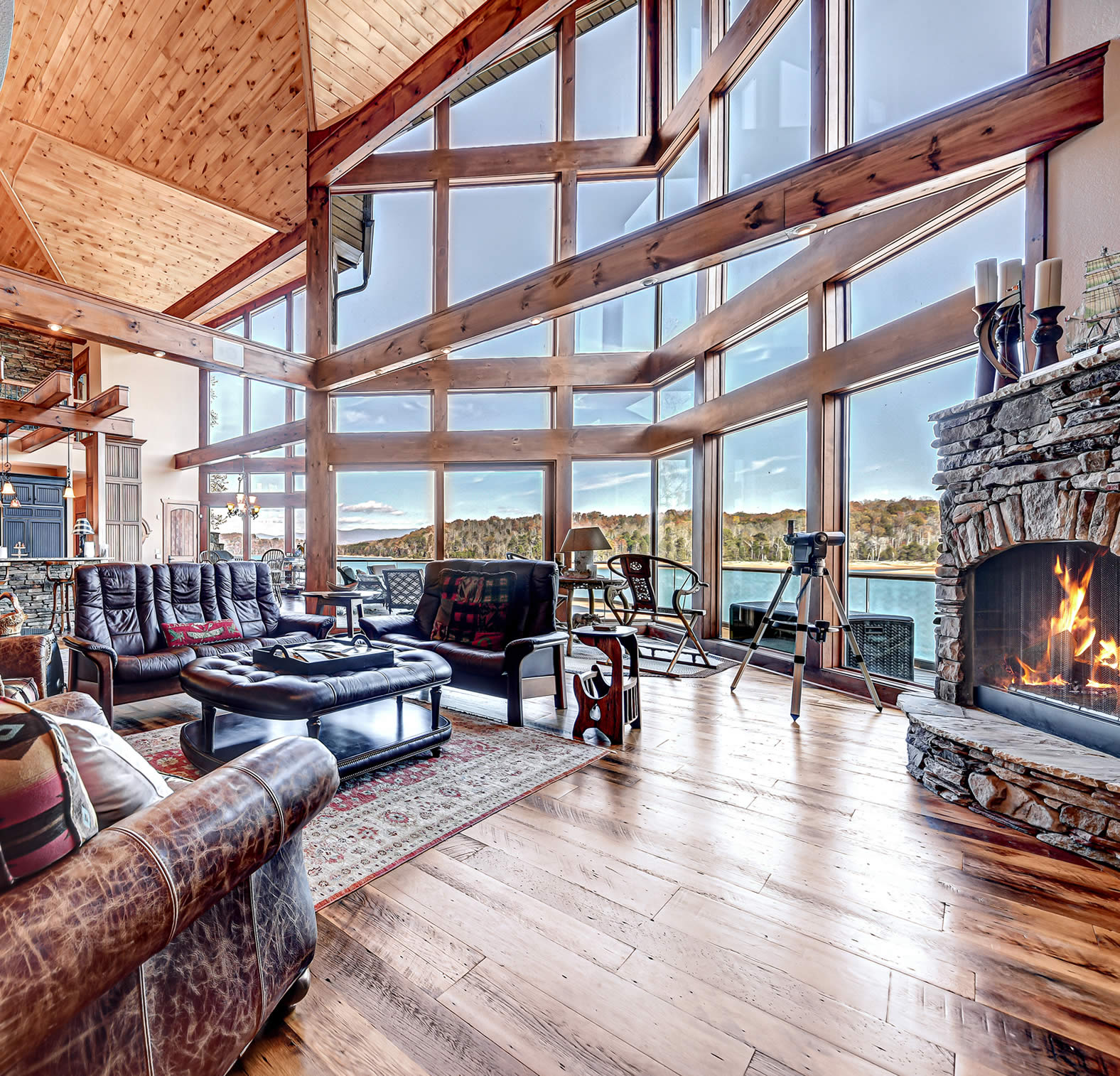 Norris Lake House Interior